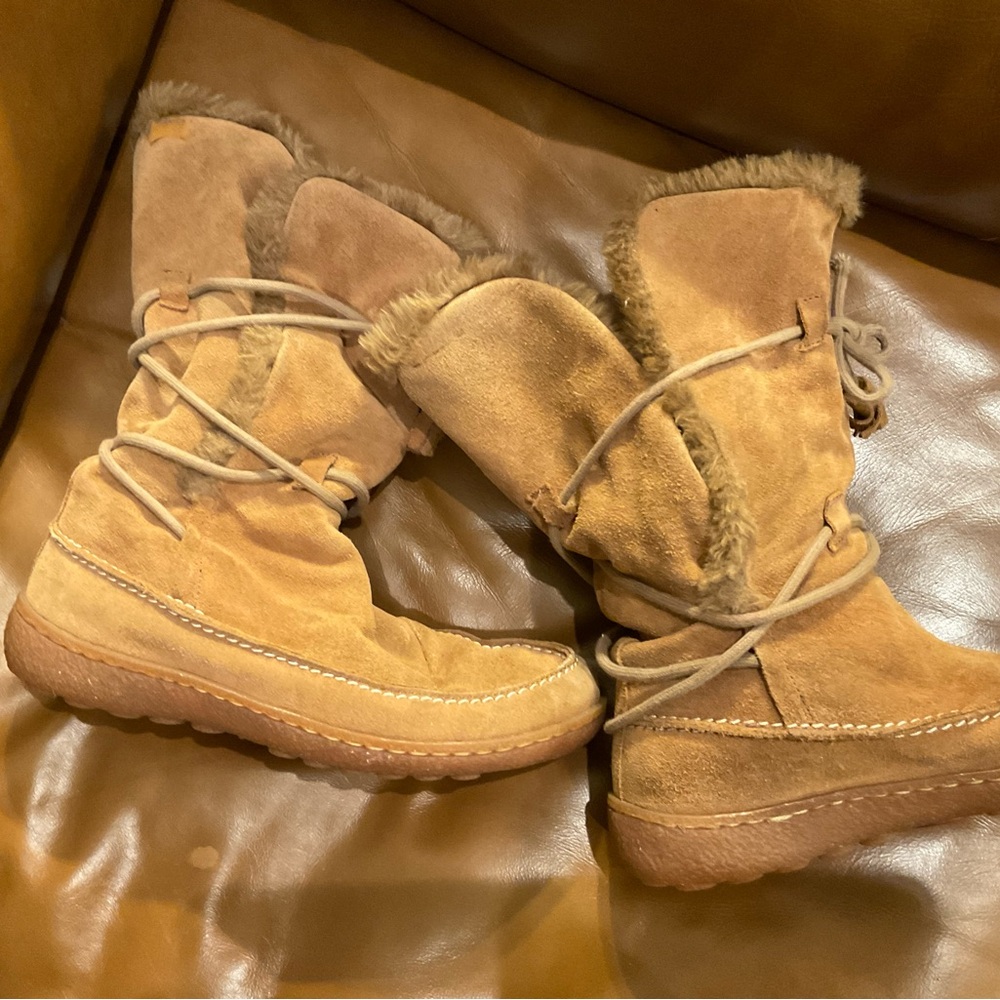 Women's Faux Fur Lined Suede Winter Boots - Tan